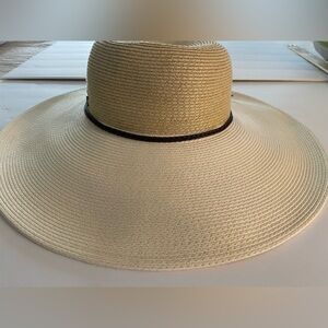 Chic Tan Wide-Brim Hat